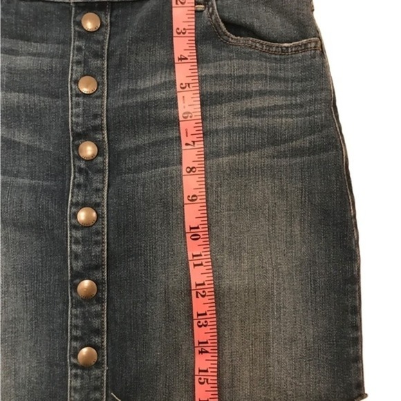 Abercrombie & Fitch Mini Frayed Hem Snaps Skirt  Size 29 - Picture 5 of 9